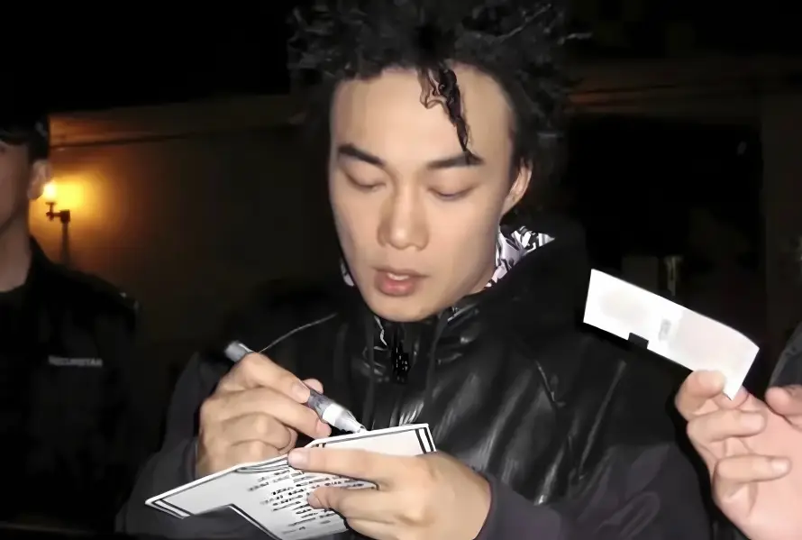 4k夜晚壁纸 - 娱乐 - 明星 - 活动「哲风壁纸」