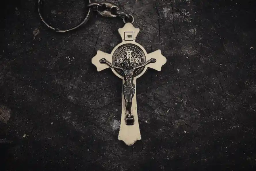 4k信仰壁纸 - 做旧 - 吊坠 - 复古「哲风壁纸」