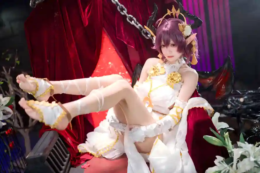 4k坐姿壁纸 - 王座 - 紫发 - 美女「哲风壁纸」