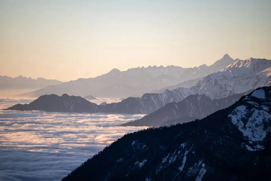 4k云海壁纸 - 云雾 - 山峰 - 山脉「哲风壁纸」