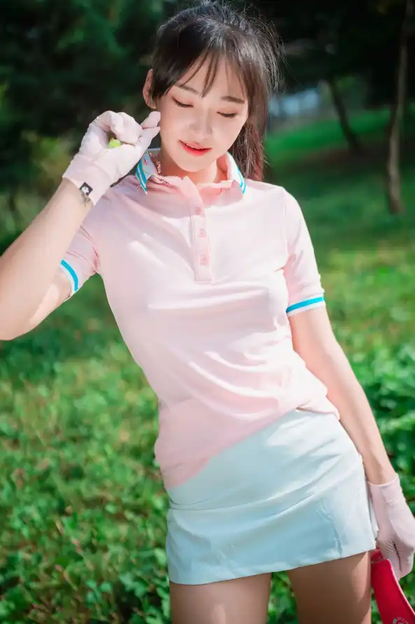 4k女生壁纸 - 户外 - 手套 - 树木「哲风壁纸」