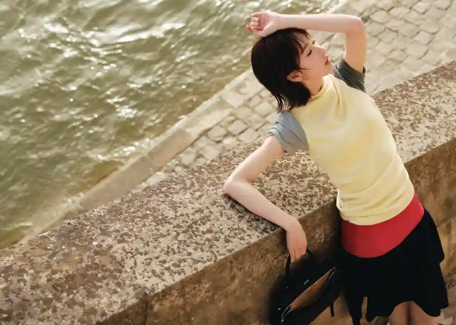 4k休闲壁纸 - 倚靠 - 户外 - 抬手「哲风壁纸」