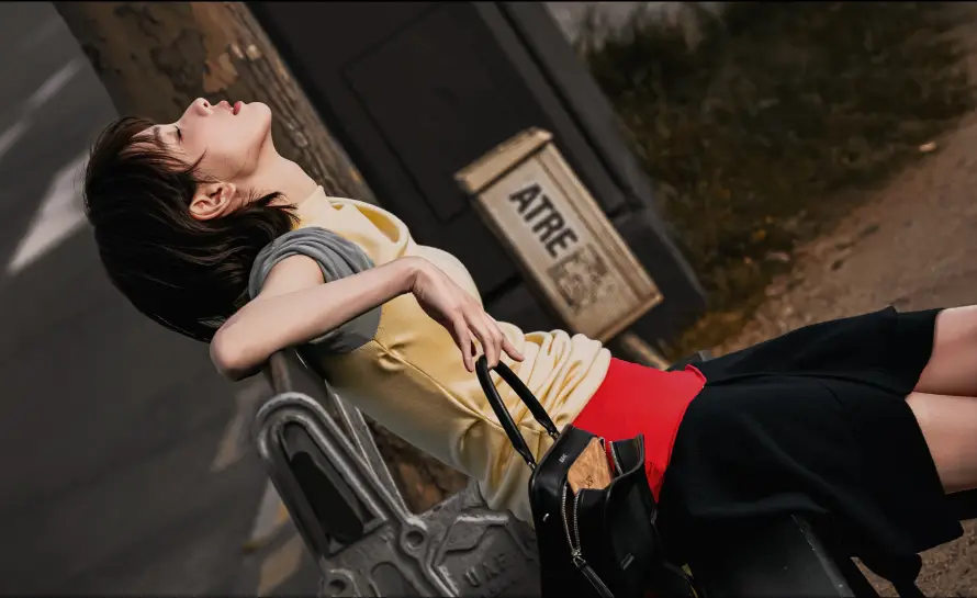 6k坐姿壁纸-复古风壁纸和户外-时尚穿搭壁纸推荐「哲风壁纸」