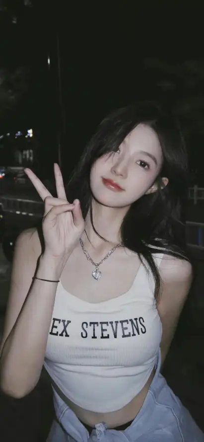 4k夜拍壁纸 - 手链 - 比耶 - 美女「哲风壁纸」