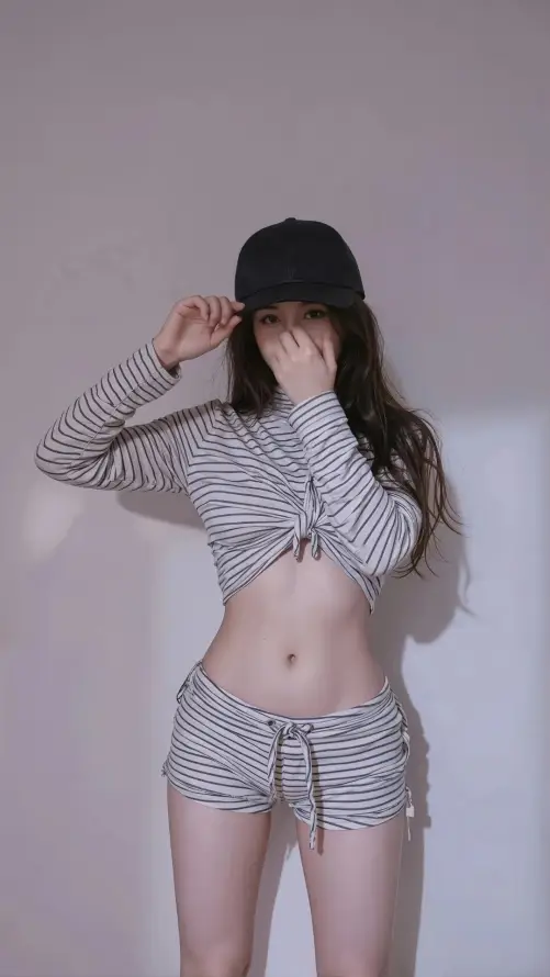 4k短裤壁纸 - 美女 - 辣妹 - 长发「哲风壁纸」