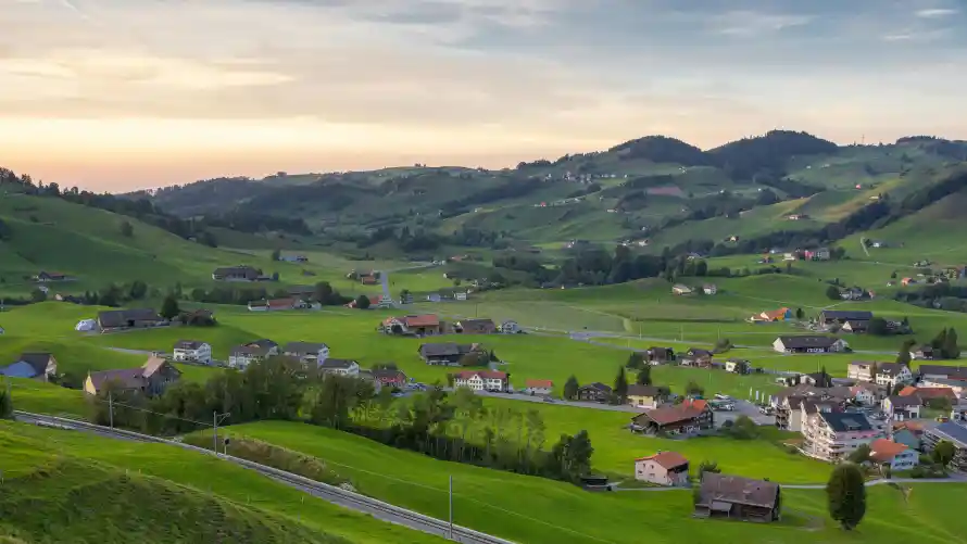 4k丘陵壁纸 - 乡村 - 公路 - 天空「哲风壁纸」