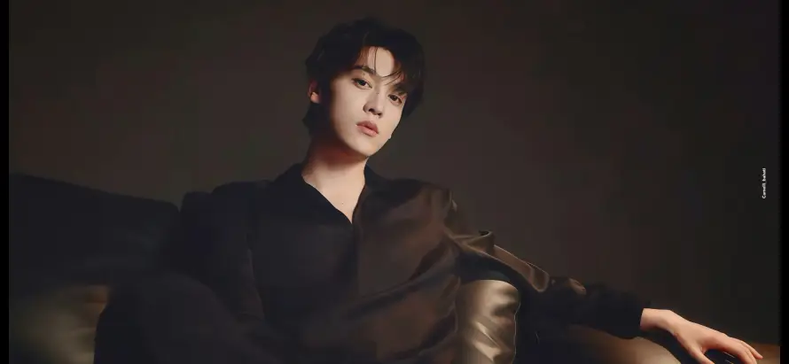 4k卷发壁纸 - 田 - 室内 - 帅哥「哲风壁纸」