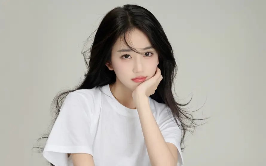 4k壁纸壁纸 - 少女 - 托腮 - 浅灰「哲风壁纸」