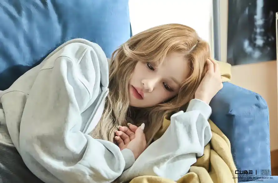 4k休闲壁纸 - 卫衣 - 卷发 - 室内「哲风壁纸」 4k休闲壁纸 - 卫衣 - 卷发 - 室内「哲风壁纸」