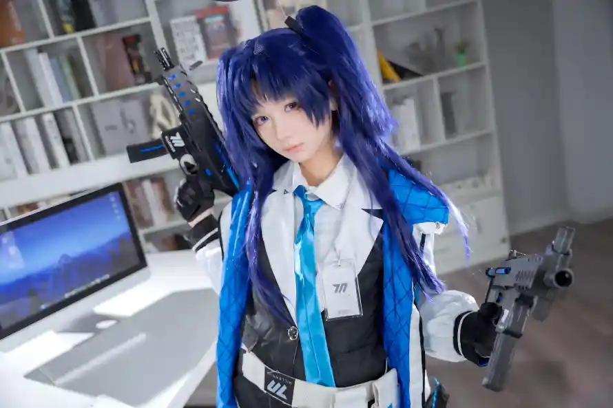 4k书架壁纸 - 制服 - 御姐 - 枪械「哲风壁纸」