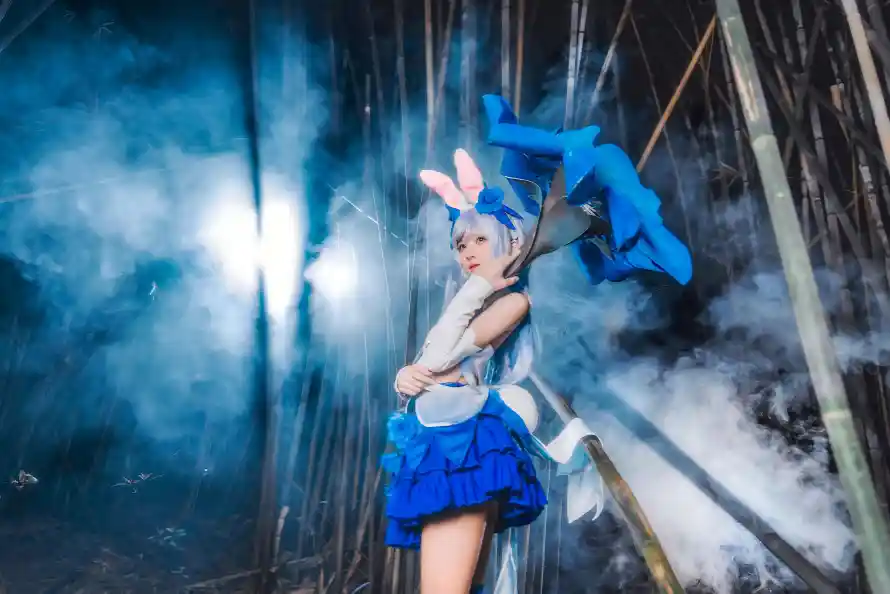 4k竹林壁纸 - 兔耳 - 蓝伞 - 雾感「哲风壁纸」