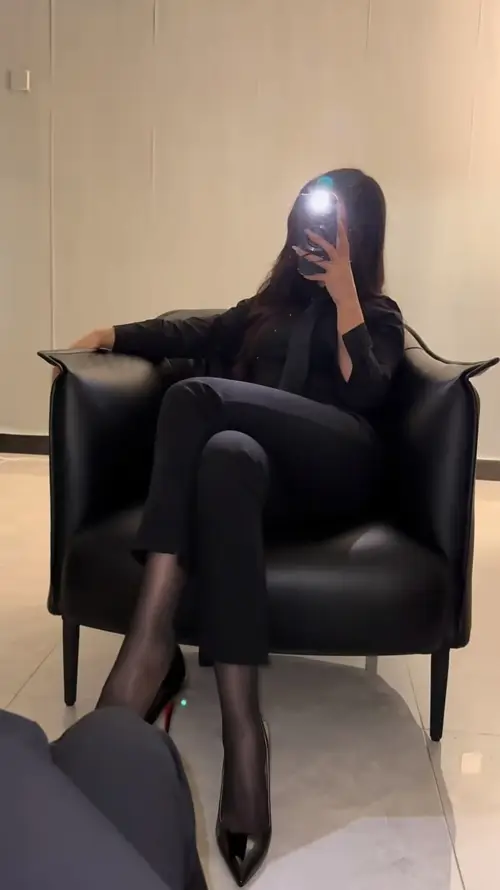 4k室内壁纸 - 御姐 - 性感 - 长发「哲风壁纸」