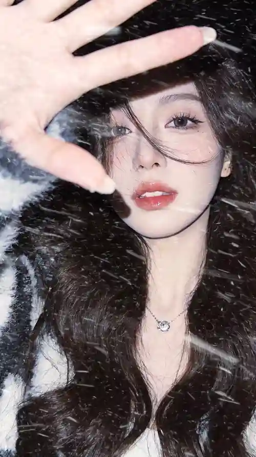 4k红唇壁纸 - 纯欲 - 美女 - 黑发「哲风壁纸」