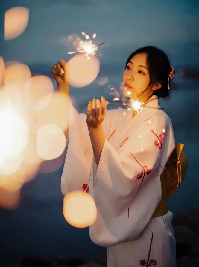 4k人像壁纸 - 光斑 - 和服 - 夜晚「哲风壁纸」