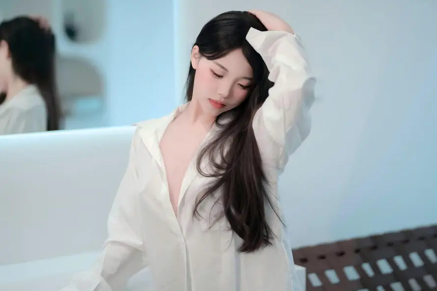 10k女神壁纸-白色衬衣与室内-衬衣美女热门的壁纸「哲风壁纸」