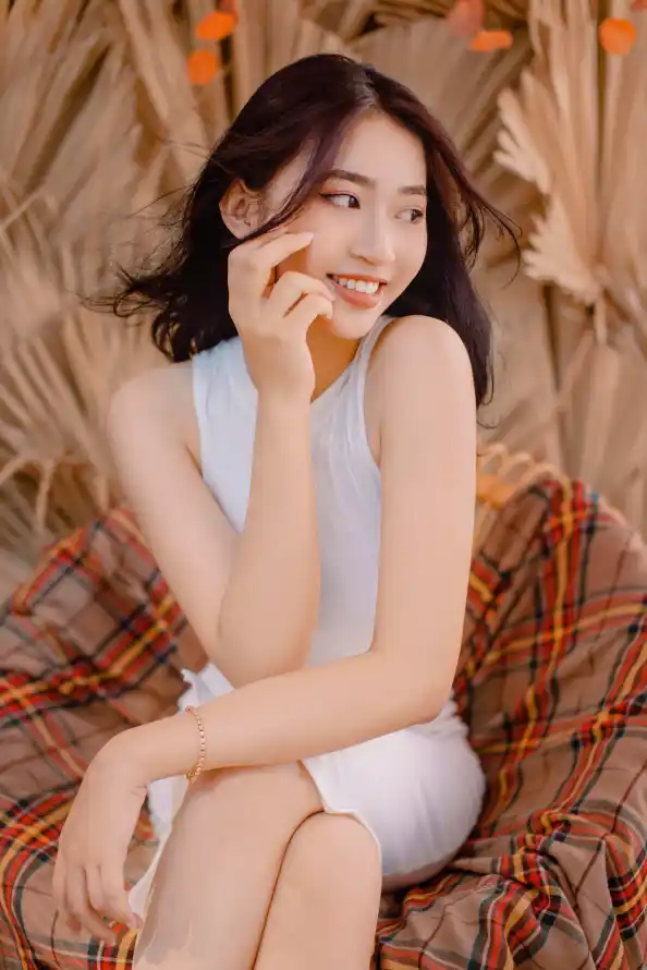 4k人像壁纸 - 干叶 - 微笑 - 暖调「哲风壁纸」