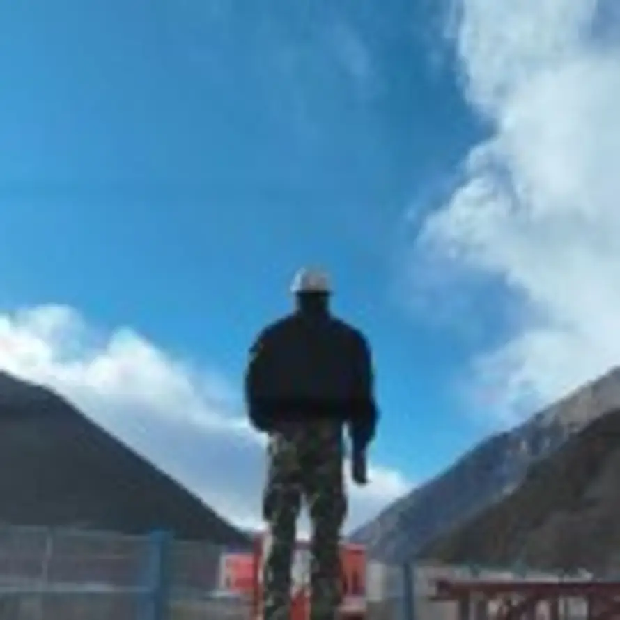 一介俗人ꫀꪝ.的头像