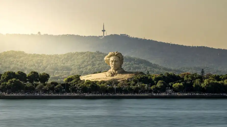 4k山林壁纸 - 湘江 - 长沙 - 雕塑「哲风壁纸」