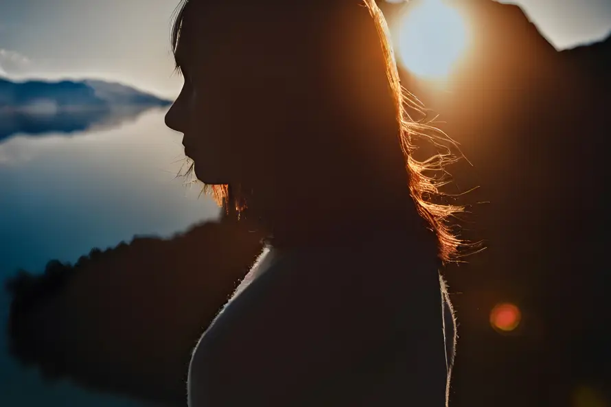 4k侧影壁纸 - 剪影 - 发丝 - 女生「哲风壁纸」