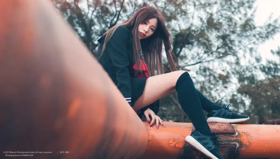 4k户外壁纸 - 树木 - 管道 - 美女「哲风壁纸」 4k户外壁纸 - 树木 - 管道 - 美女「哲风壁纸」