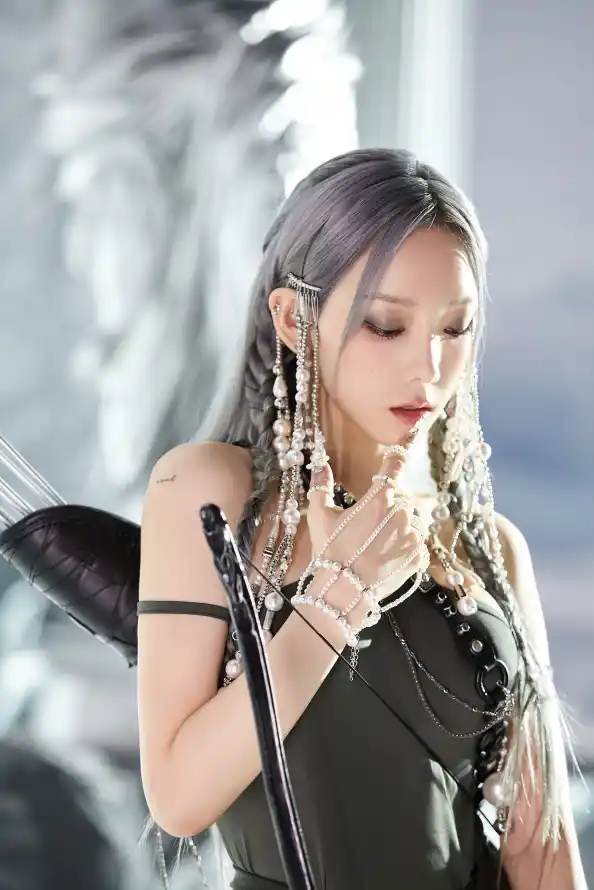 4k明星壁纸 - 气质 - 泰妍 - 灰发「哲风壁纸」