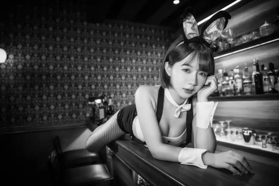 6k兔耳壁纸-兔女郎 - 制服-黑白摄影免费下载「哲风壁纸」
