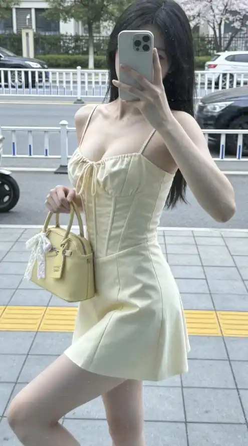 4k户外壁纸 - 美女 - 街景 - 长发「哲风壁纸」