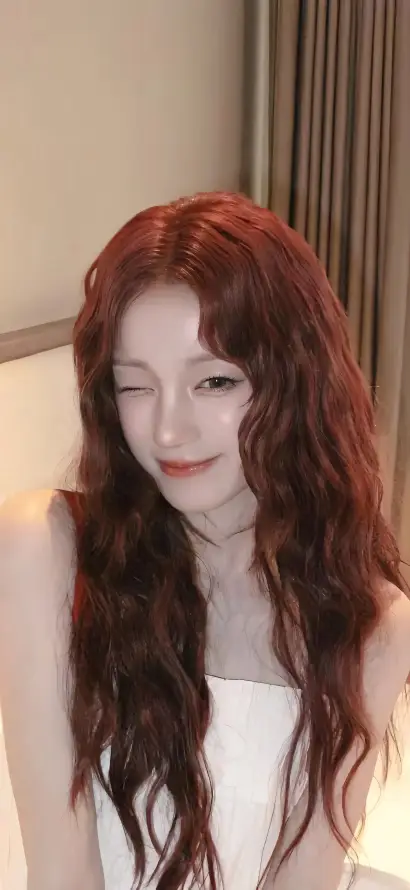 4k卷发壁纸 - 室内 - 甜美 - 女爱豆「哲风壁纸」