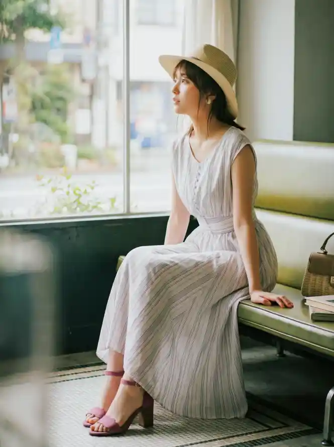 4k候车壁纸 - 女生 - 旅行 - 日系「哲风壁纸」