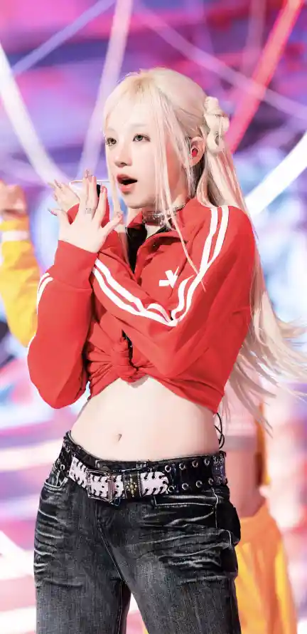 4k爱豆壁纸 - 舞台 - 金发 - 露腰「哲风壁纸」