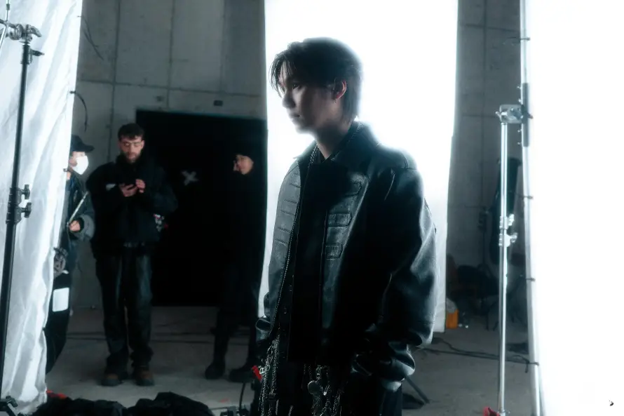 3k侧颜壁纸-BTS - 氛围感-男爱豆壁纸推荐「哲风壁纸」