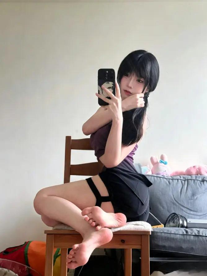 4k室内壁纸 - 御姐 - 性感 - 木椅「哲风壁纸」