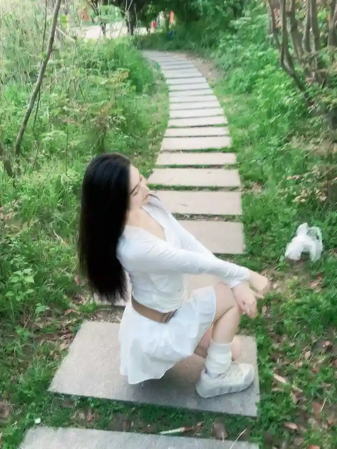 4k白色裙子壁纸 - 森林写真壁纸 - 热门壁纸 - wallpaper「哲风壁纸」