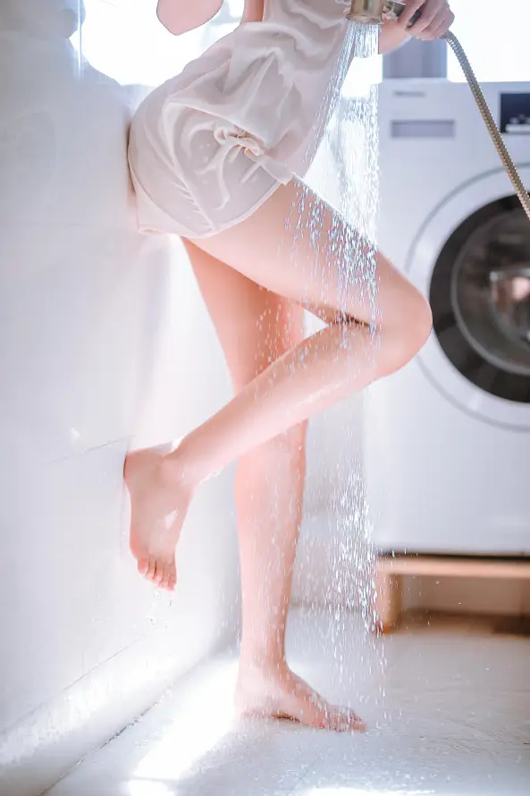 4k居家壁纸 - 性感 - 日光 - 浴室「哲风壁纸」