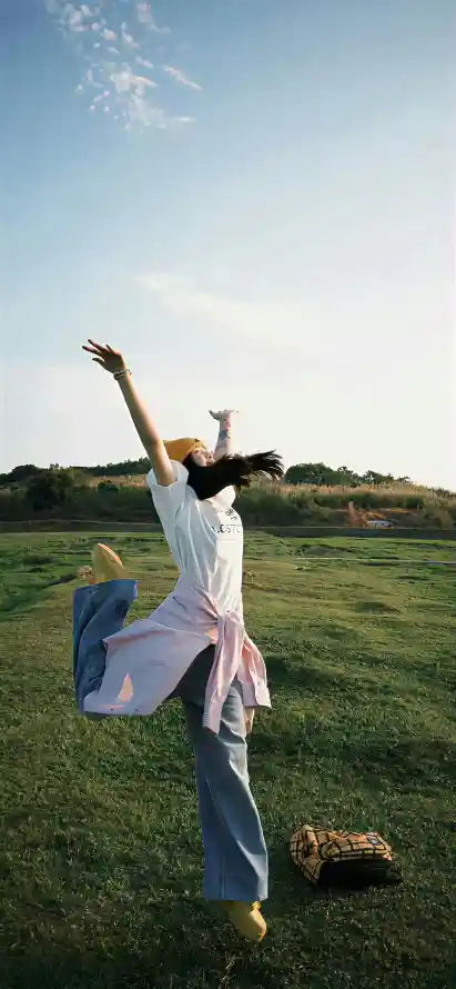 4k休闲壁纸 - 少女 - 开阔 - 户外「哲风壁纸」