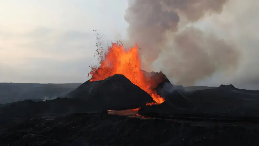 2k喷发壁纸-地质灾害壁纸和岩浆-火山爆发壁纸推荐「哲风壁纸」