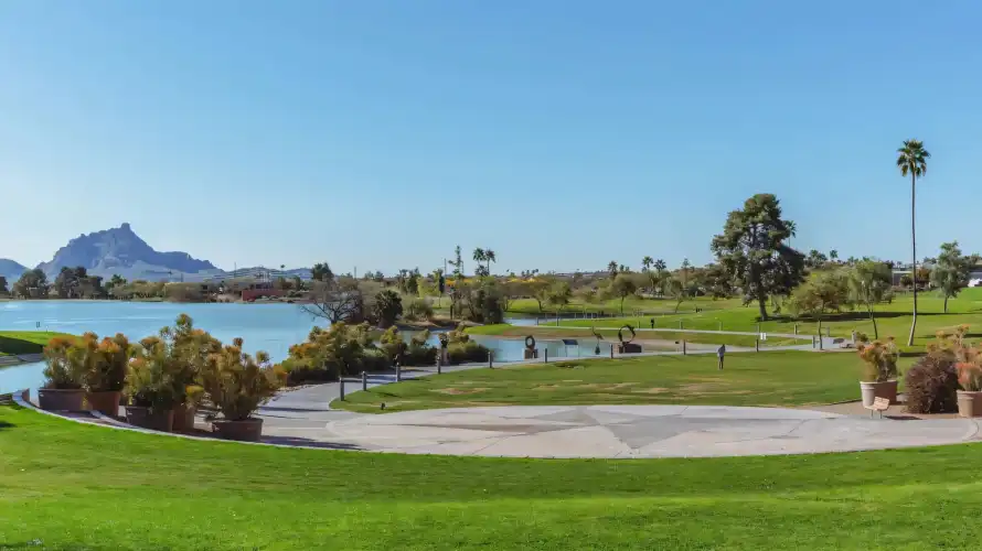 4k草地壁纸 - 湖水 - 热门壁纸 - wallpaper「哲风壁纸」