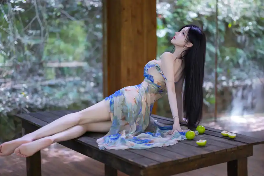 4k壁纸壁纸 - 性感 - 户外 - 木桌「哲风壁纸」