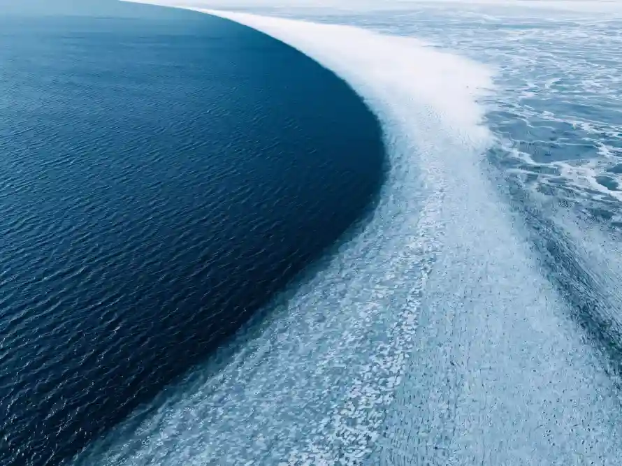 3k巨浪壁纸-蓝色 - 湖水-免费下载「哲风壁纸」