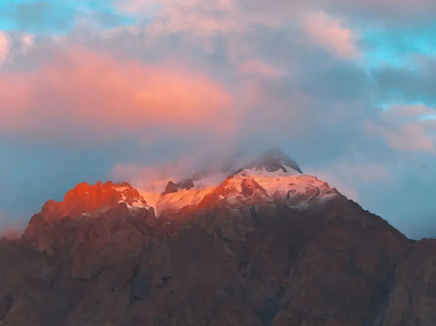 4k云层壁纸 - 山峰 - 山脊 - 晚霞「哲风壁纸」