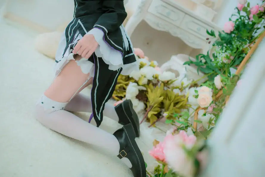 4k户外壁纸 - 白丝 - 白袜 - 蕾姆「哲风壁纸」