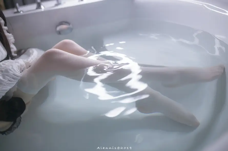 7k女仆壁纸-女仆装和室内-腿部特写免费下载「哲风壁纸」