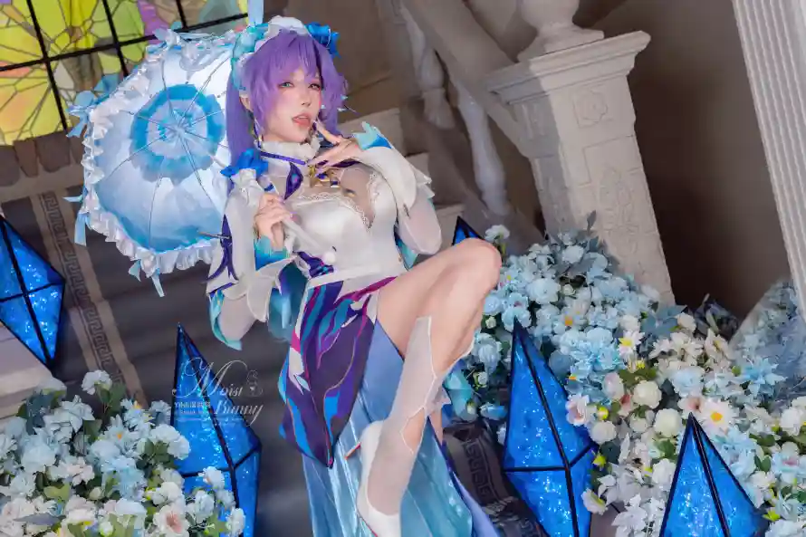 10k刻晴壁纸-油纸伞壁纸和花-cosplay「哲风壁纸」