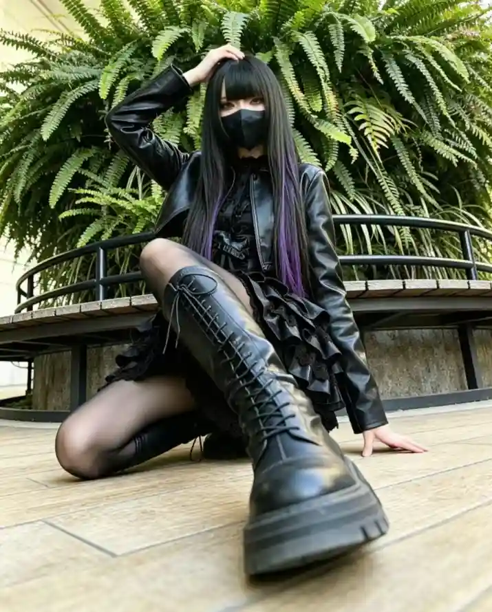 4k户外壁纸 - 绿植 - 靴子 - 黑丝「哲风壁纸」