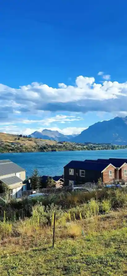 4k小屋壁纸 - 晴空 - 植被 - 湖泊「哲风壁纸」