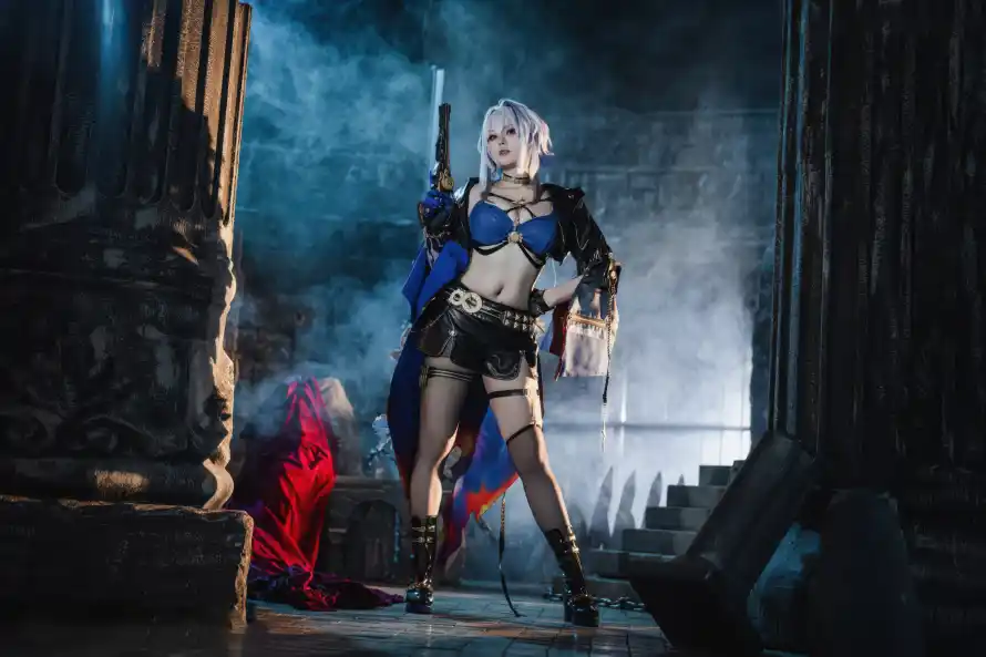 8k刀剑壁纸-蓝抹胸与少女-cosplay「哲风壁纸」