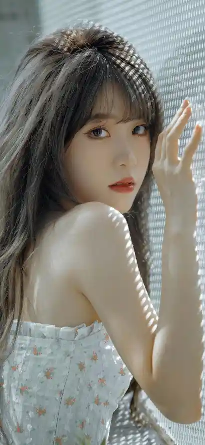 4k温柔壁纸 - 红唇 - 长发 - 露背「哲风壁纸」