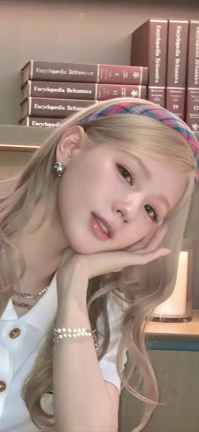 4k书籍壁纸 - 室内 - 文艺 - 温柔「哲风壁纸」