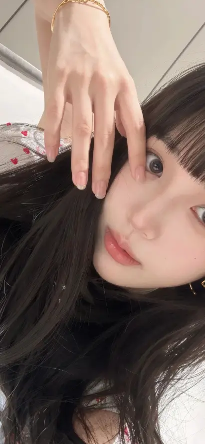 4k淡妆壁纸 - 清纯 - 美女 - 车内「哲风壁纸」