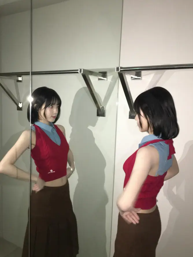 4k短发壁纸 - 女爱豆 - 宋雨琦 - 对镜自拍「哲风壁纸」